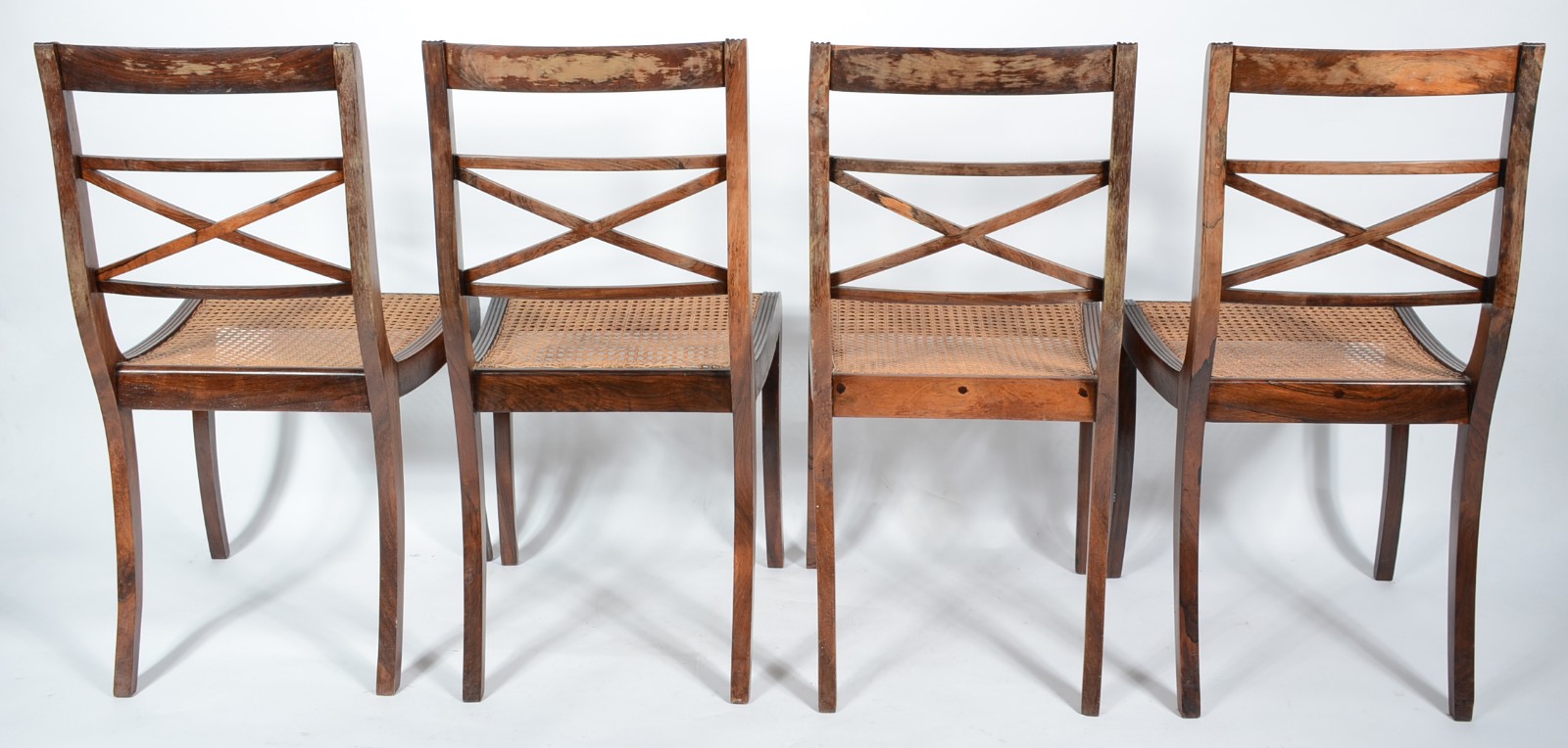 Conjunto com 8 cadeiras para sala de jantar de madeira nobre com... - foto 6 de 10