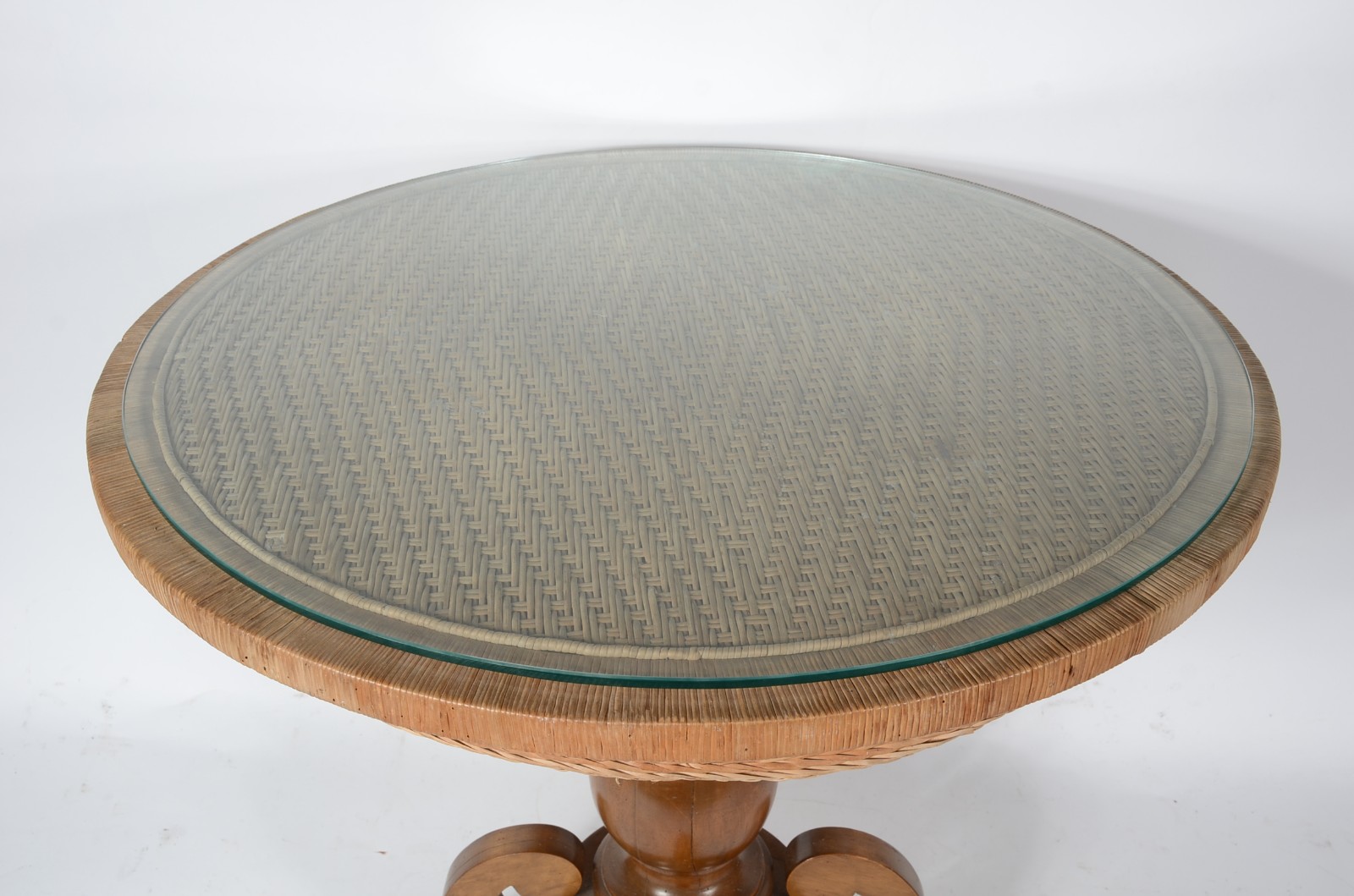 Mesa de apresentação com base feitio balaústre de madeira nobre... - foto 5 de 6