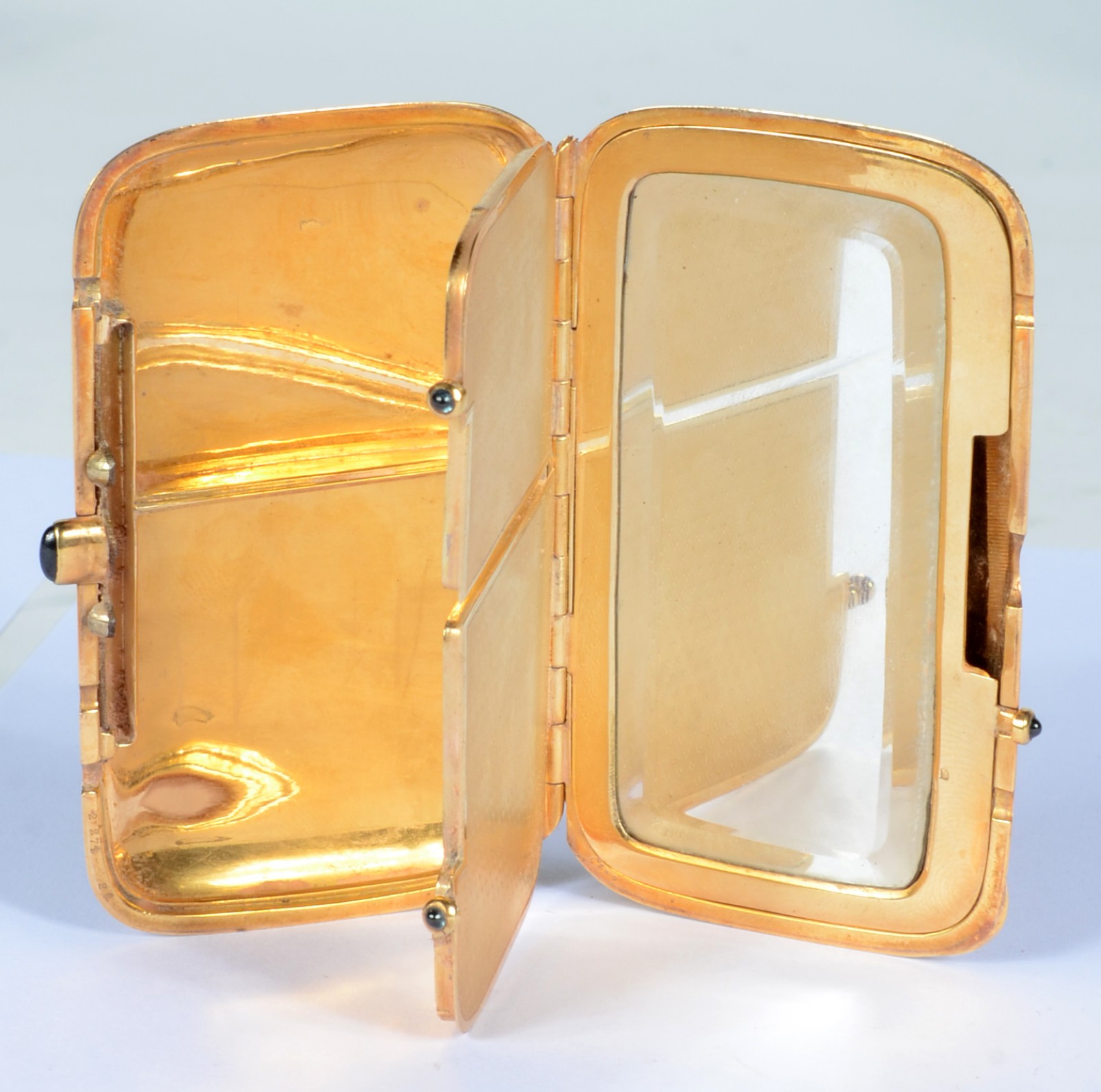 Elegante bolsa "menudiere" do tipo trousse de ouro 18 k... - foto 4 de 7