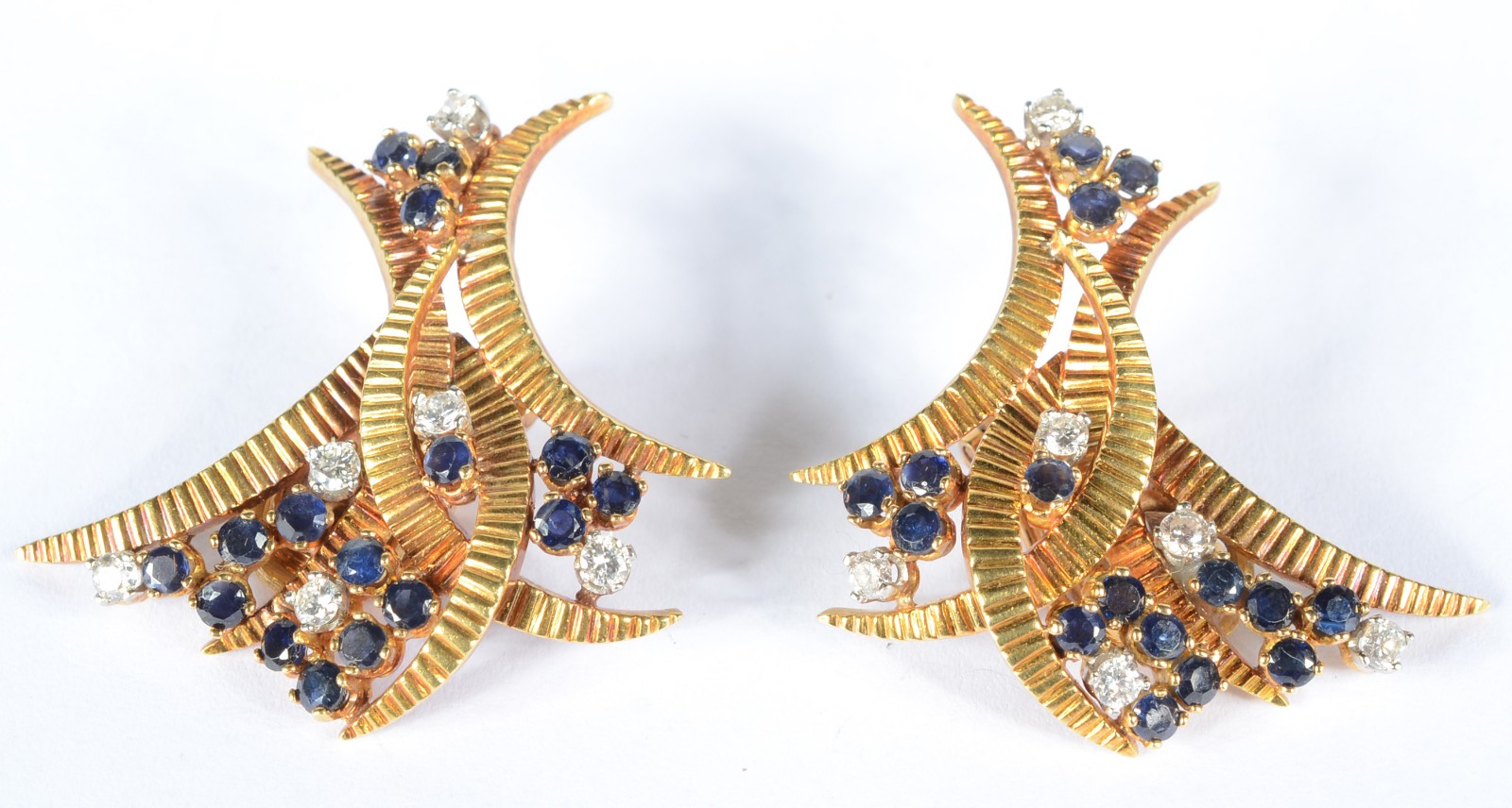 Conjunto de broche e par de brincos de ouro 18 k., contraste 750 mls... - foto 2 de 5