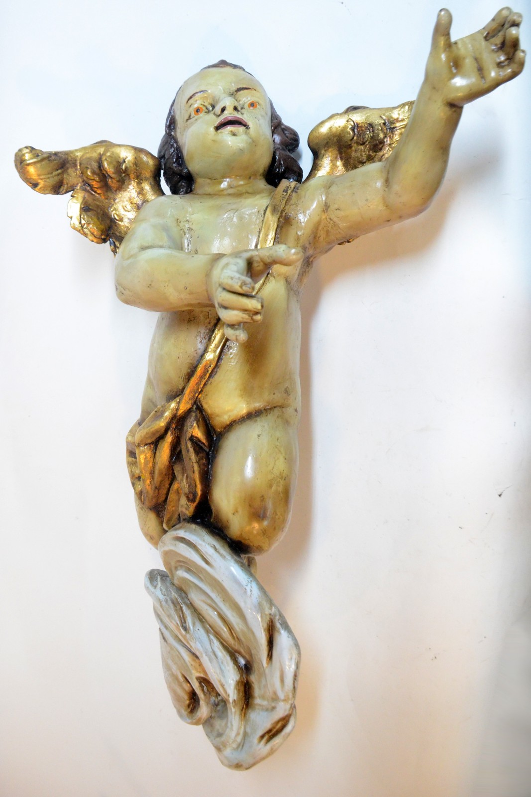 Excepcional figura de anjo de madeira entalhada e policromada. Século... - foto 4 de 9