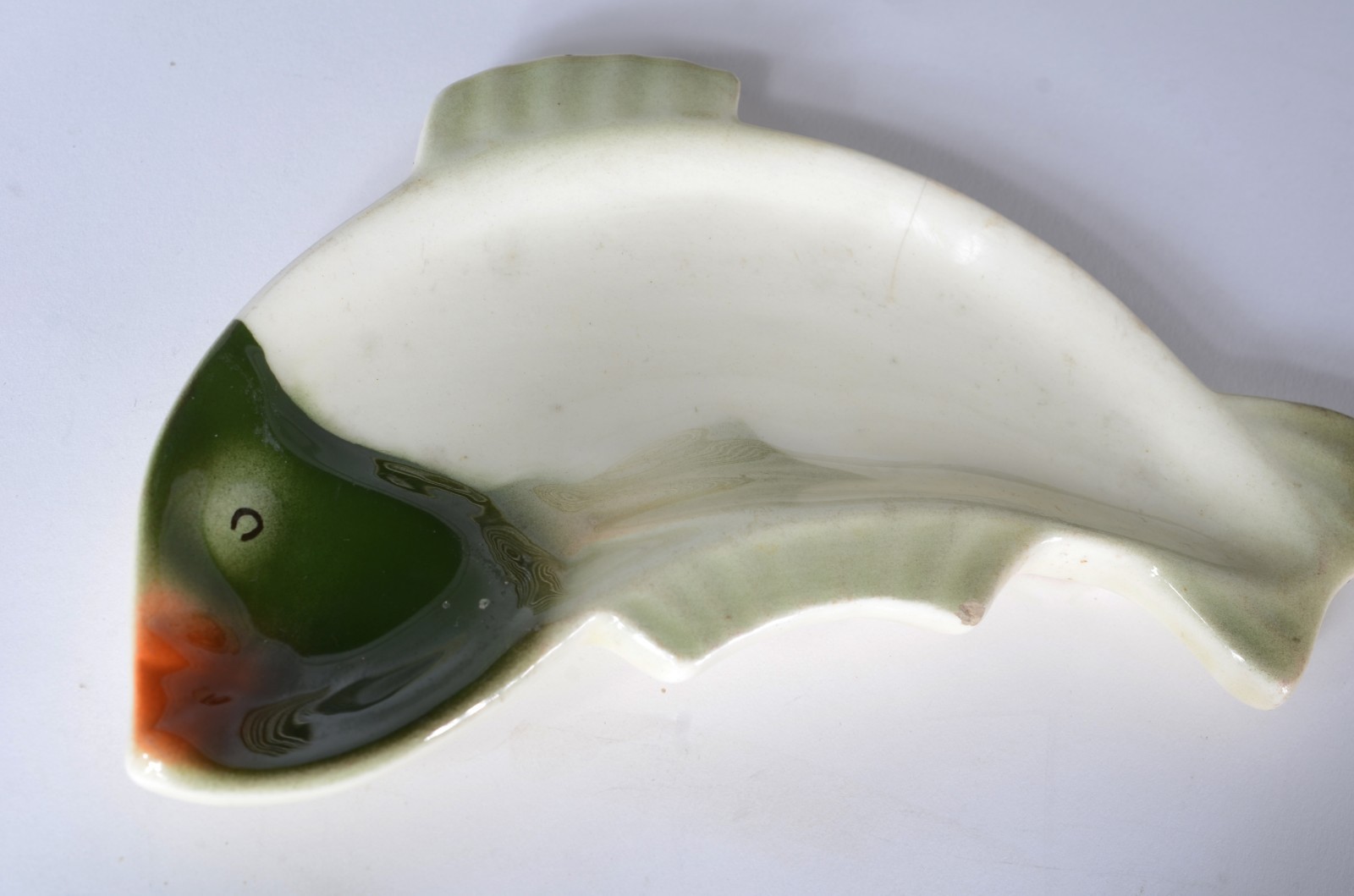 Serviço para peixe de faiança tcheca, borda em tons de verde degradé... - foto 2 de 8