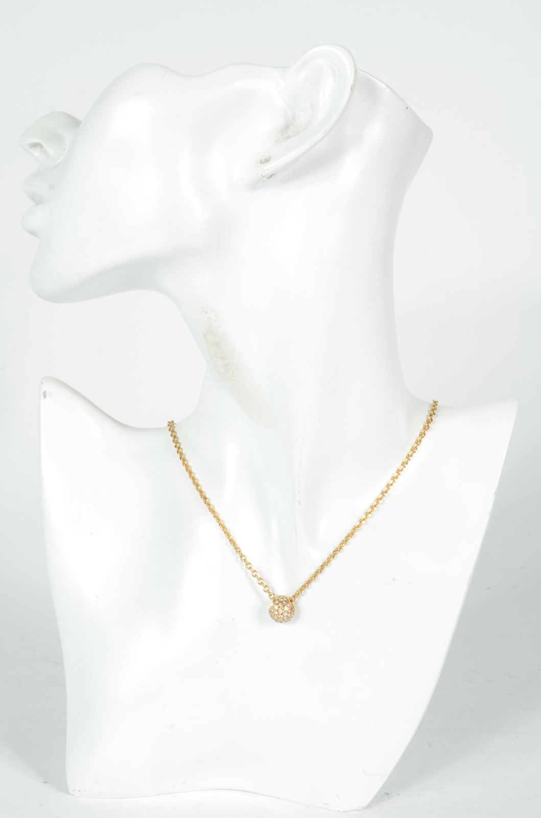 Colar de ouro 18 k., contraste 750 mls, pendente com brilhantes. (Por... - foto 4 de 5
