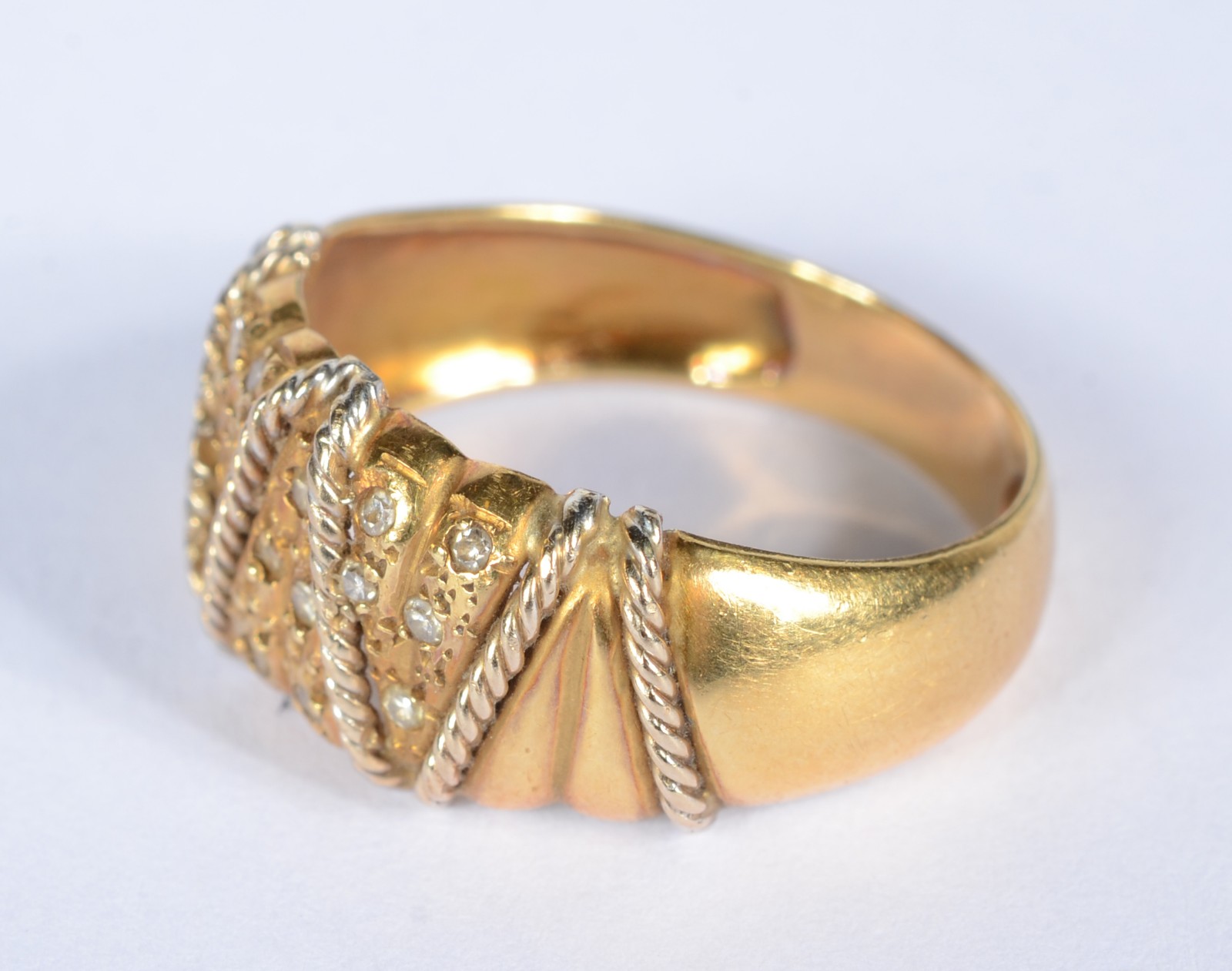 Anel de ouro 18k., contraste 750 mls com mini brilhantes, detalhes... - foto 2 de 5