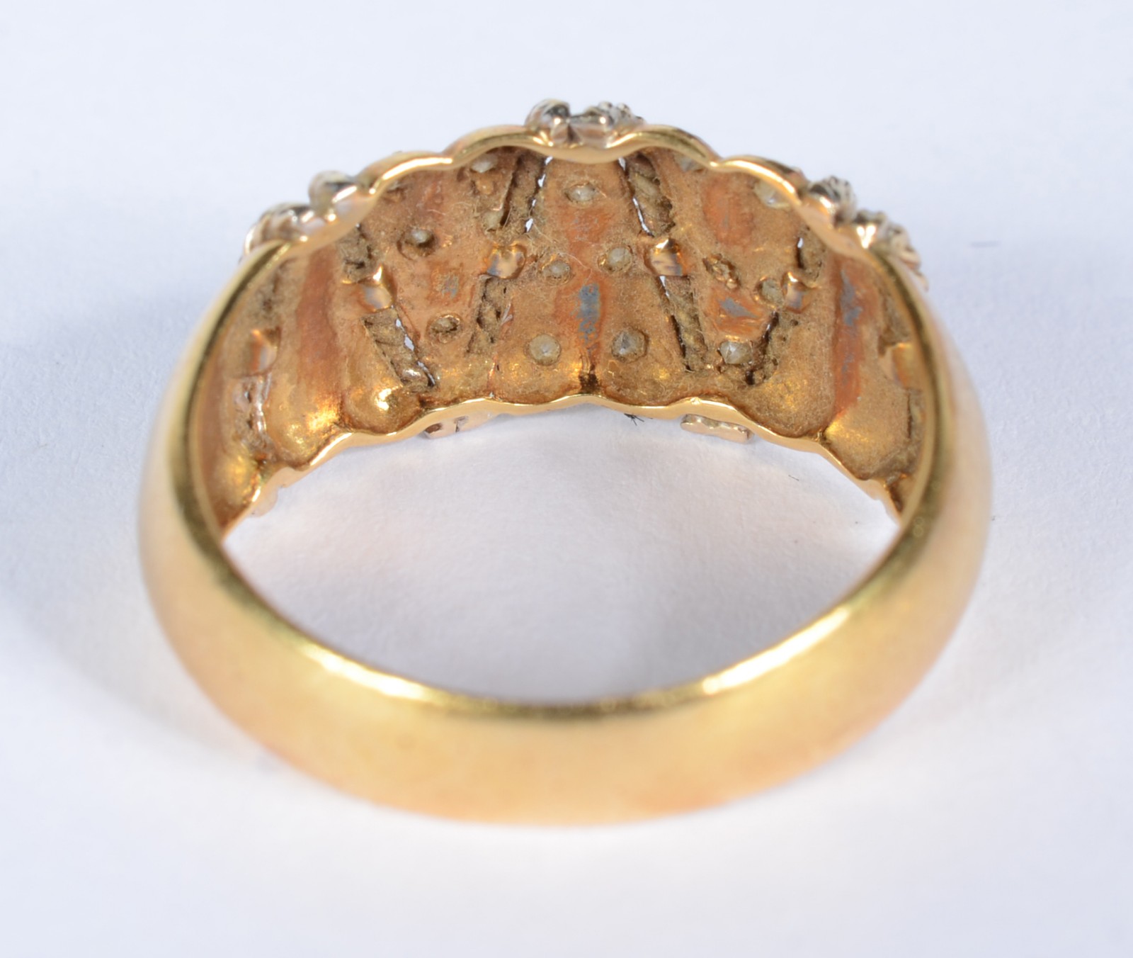 Anel de ouro 18k., contraste 750 mls com mini brilhantes, detalhes... - foto 3 de 5