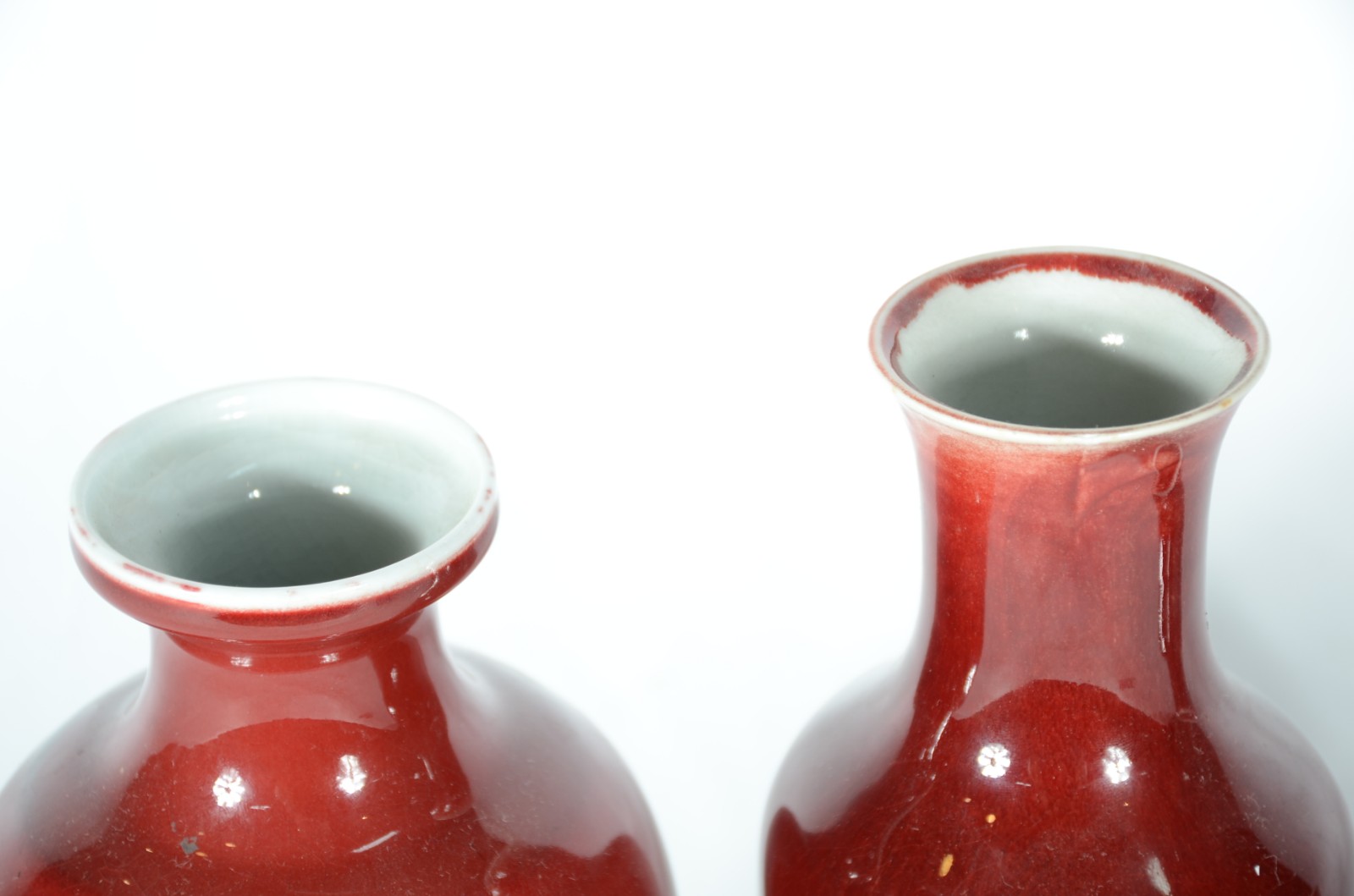 Quatro pequenos vasos de porcelana chinesa "sangue de boi". - foto 3 de 5