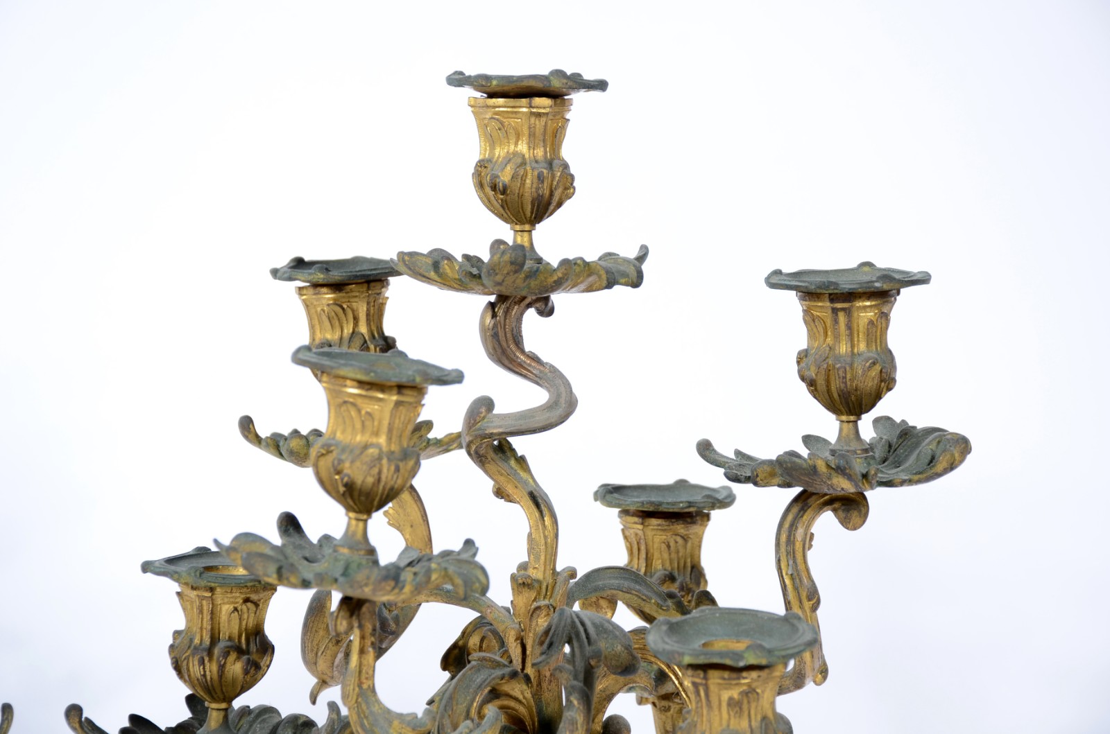 Par de belíssimos candelabros franceses de bronze ormulu para 7 velas... - foto 3 de 8
