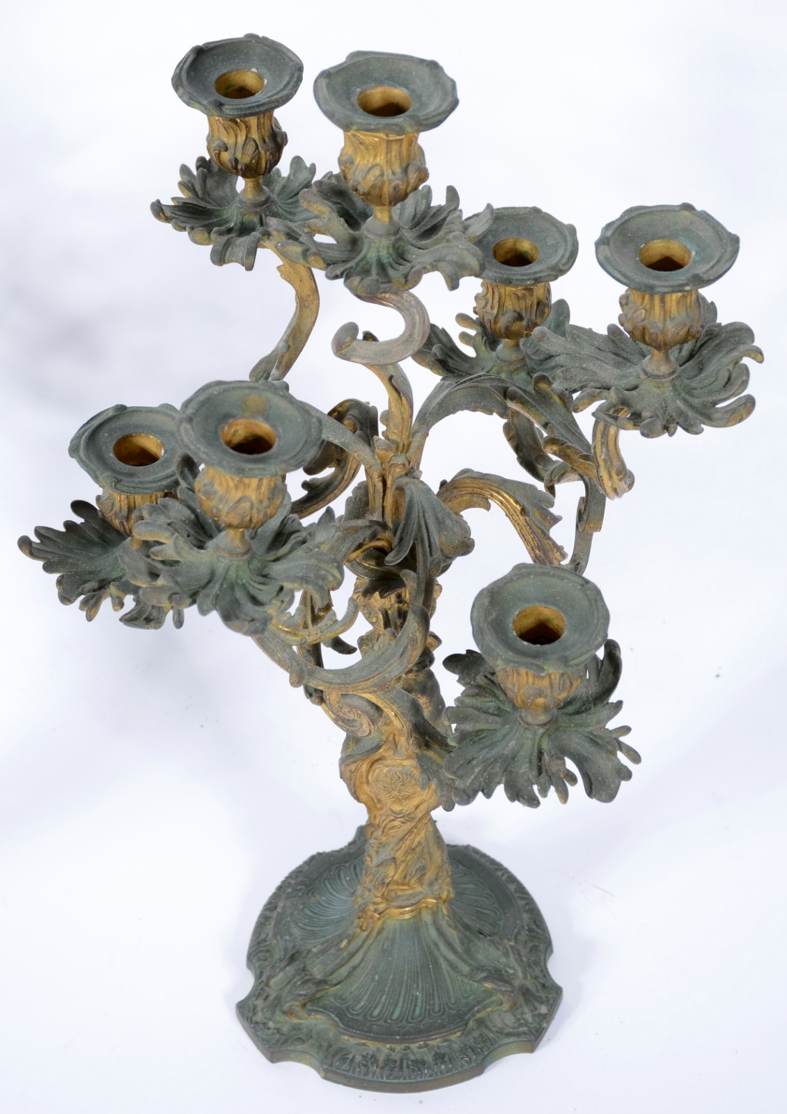 Par de belíssimos candelabros franceses de bronze ormulu para 7 velas... - foto 5 de 8