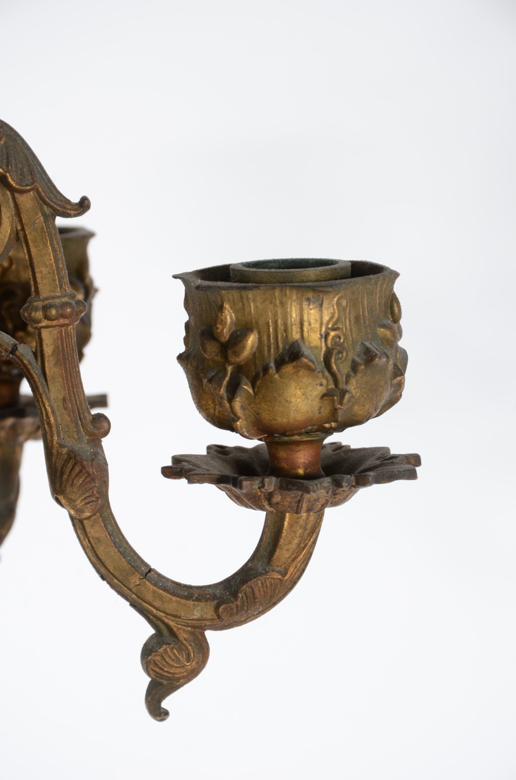 Abatjour frances de bronze ormulu, base na forma de candelabro... - foto 6 de 6