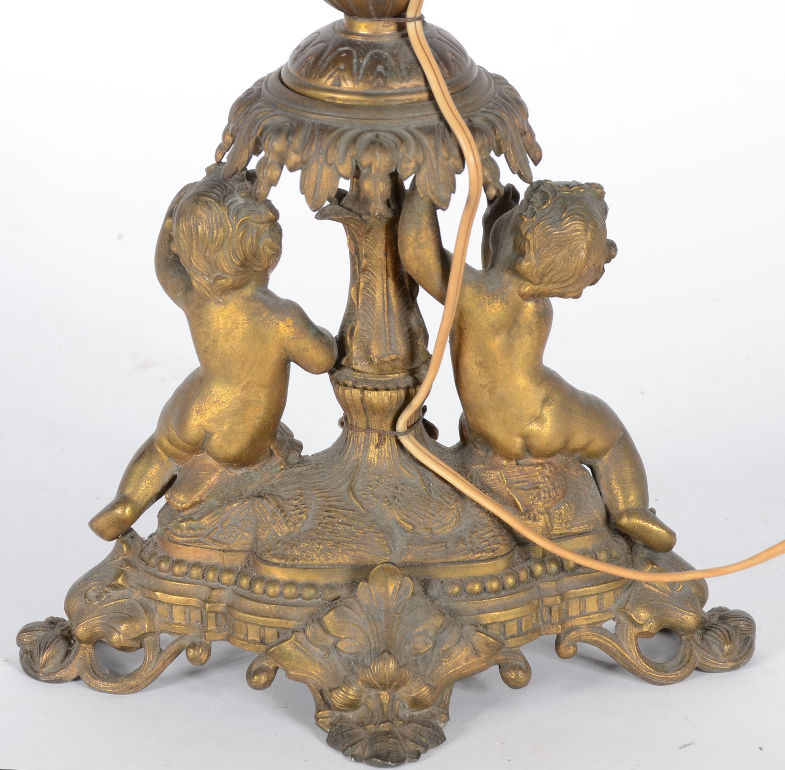 Abatjour frances de bronze ormulu, base na forma de candelabro... - foto 3 de 6