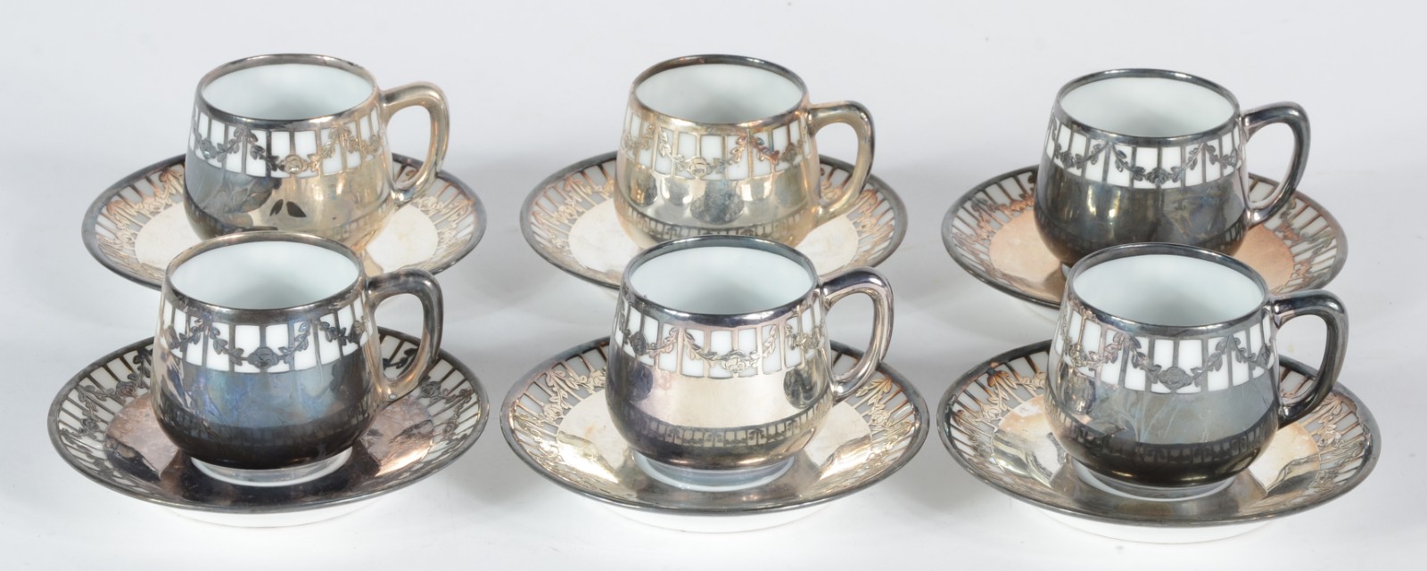 Conjunto com 6 xícaras de café de porcelana alemã da Bavaria decorada... - foto 1 de 5