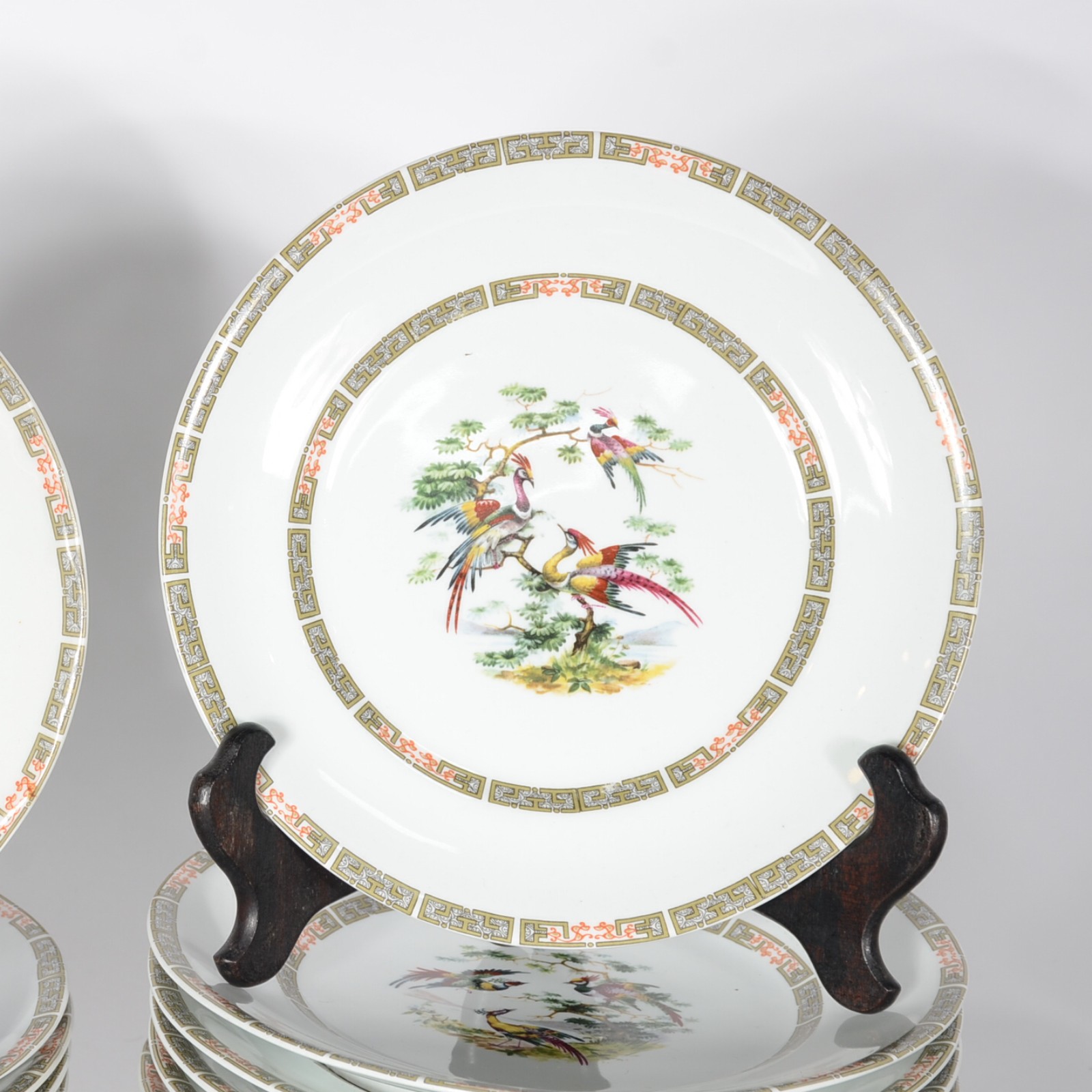 Serviço de chá e bolo de porcelana Emano, branca com borda decorada... - foto 3 de 5