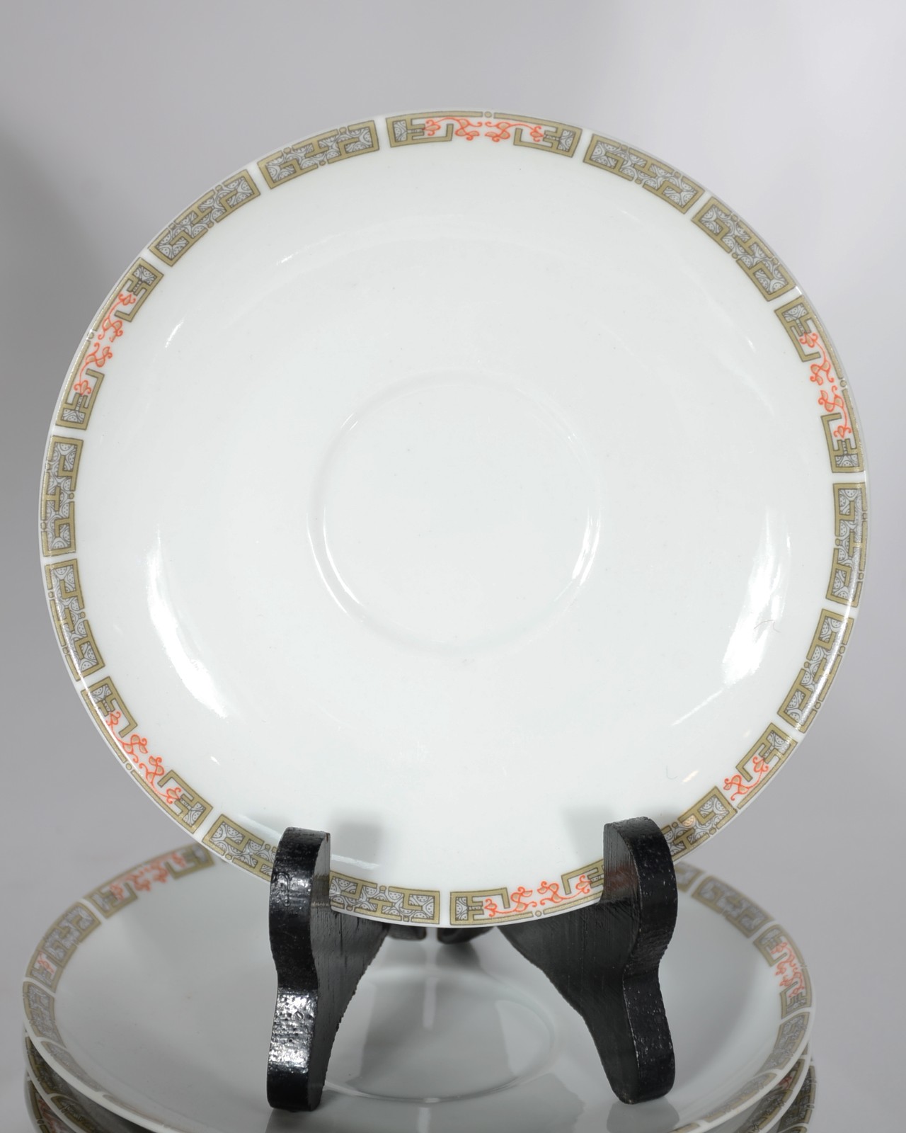 Serviço de chá e bolo de porcelana Emano, branca com borda decorada... - foto 4 de 5