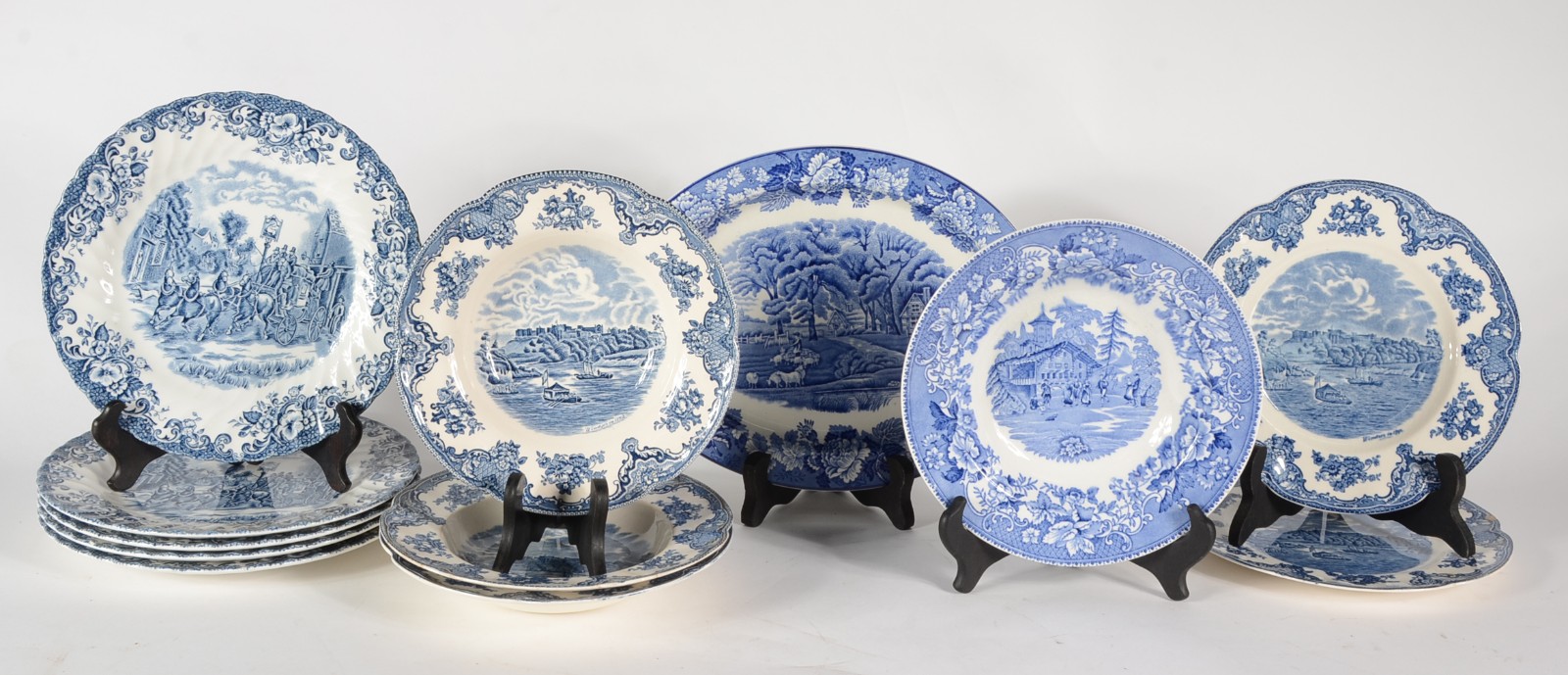 Diversas pratos de faiança inglesa azul e branca, várias decorações... - foto 1 de 11
