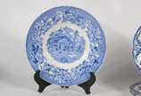Diversas pratos de faiança inglesa azul e branc... - Diversas pratos de faiança inglesa azul e branca, várias decorações. Total: 11 peças.