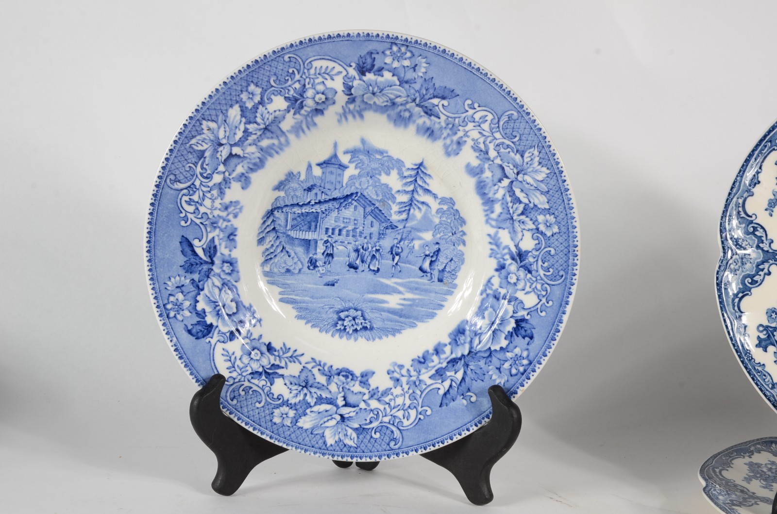 Diversas pratos de faiança inglesa azul e branca, várias decorações... - foto 2 de 11