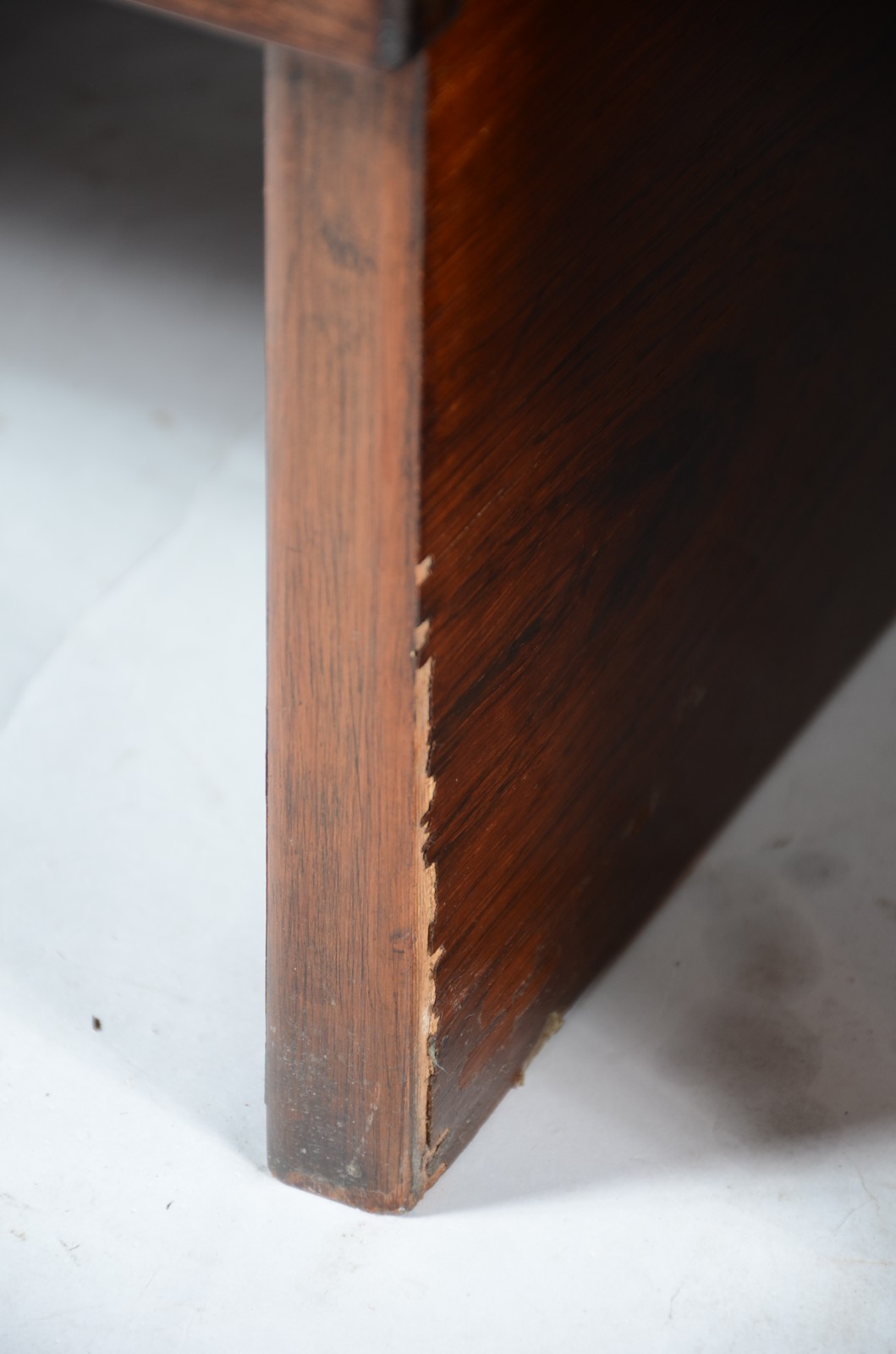 Conjunto de sofá e par de poltronas de jacarandá, almofadas soltas... - foto 5 de 9