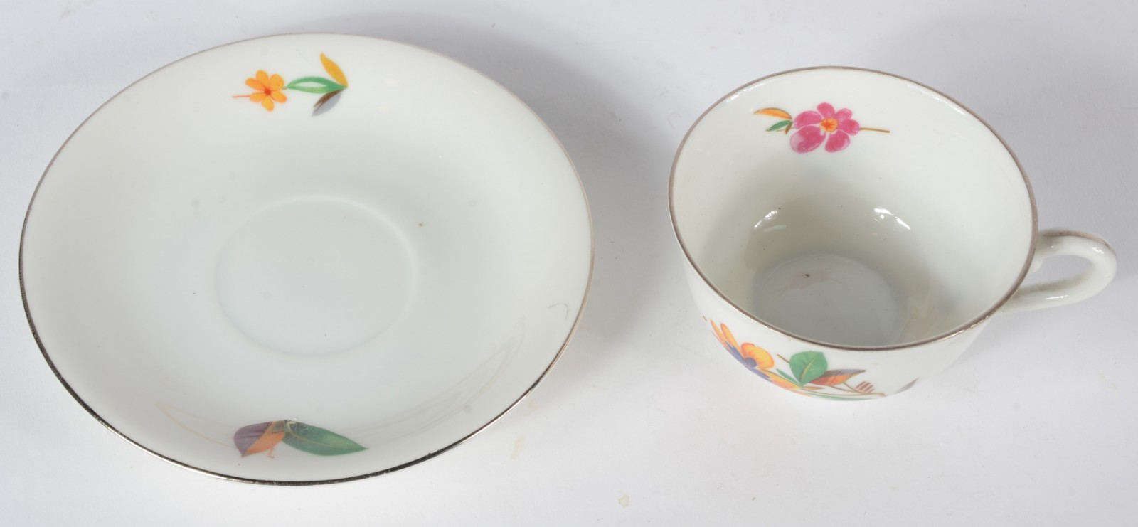 Conjunto com 9 xícaras para café com pires de porcelana alemã... - foto 3 de 6
