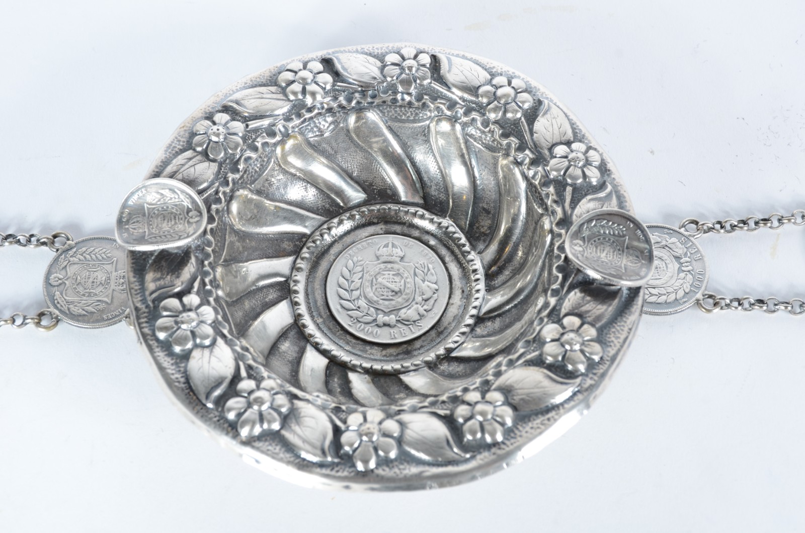 Cinzeiro de prata de lei com moedas, para braço de sofá. Peso da... - foto 2 de 6