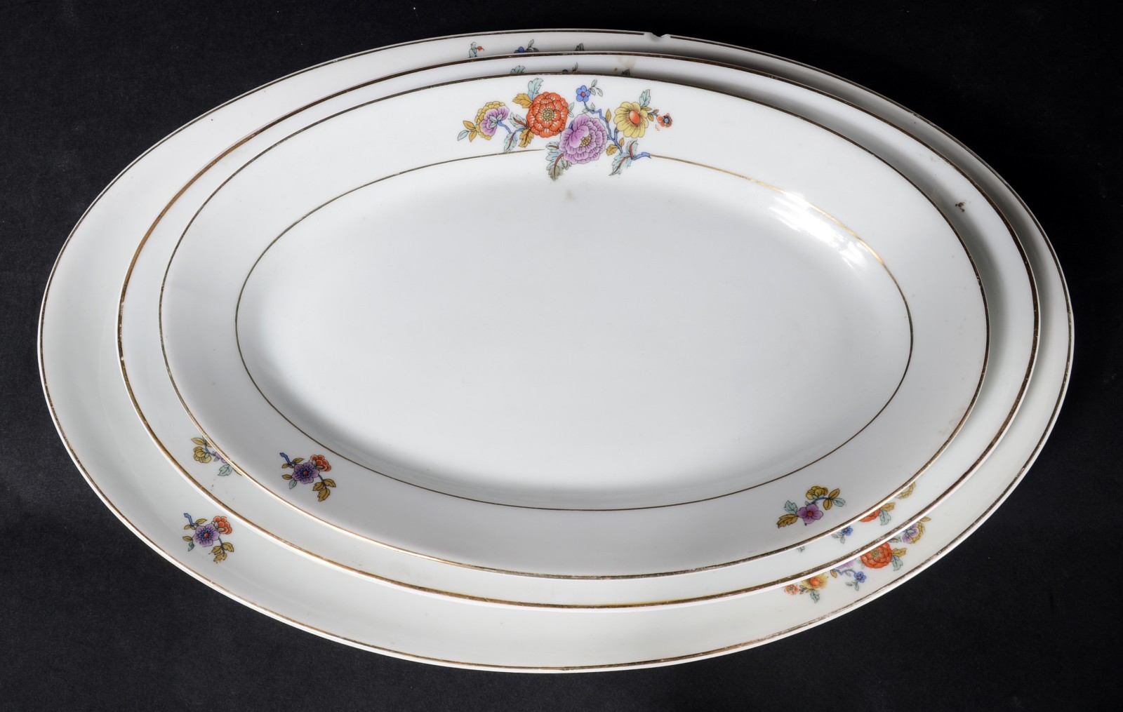 Serviço de jantar de porcelana Brennand, decorada com flores em... - foto 3 de 8