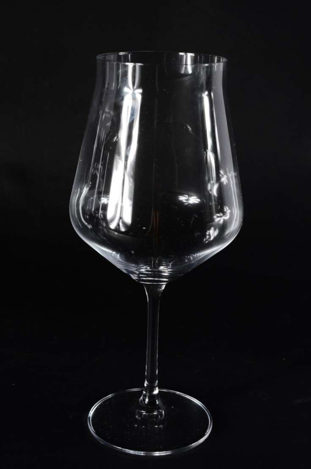 Seis taças de cristal para vinho branco, 580 ml. - foto 2 de 3