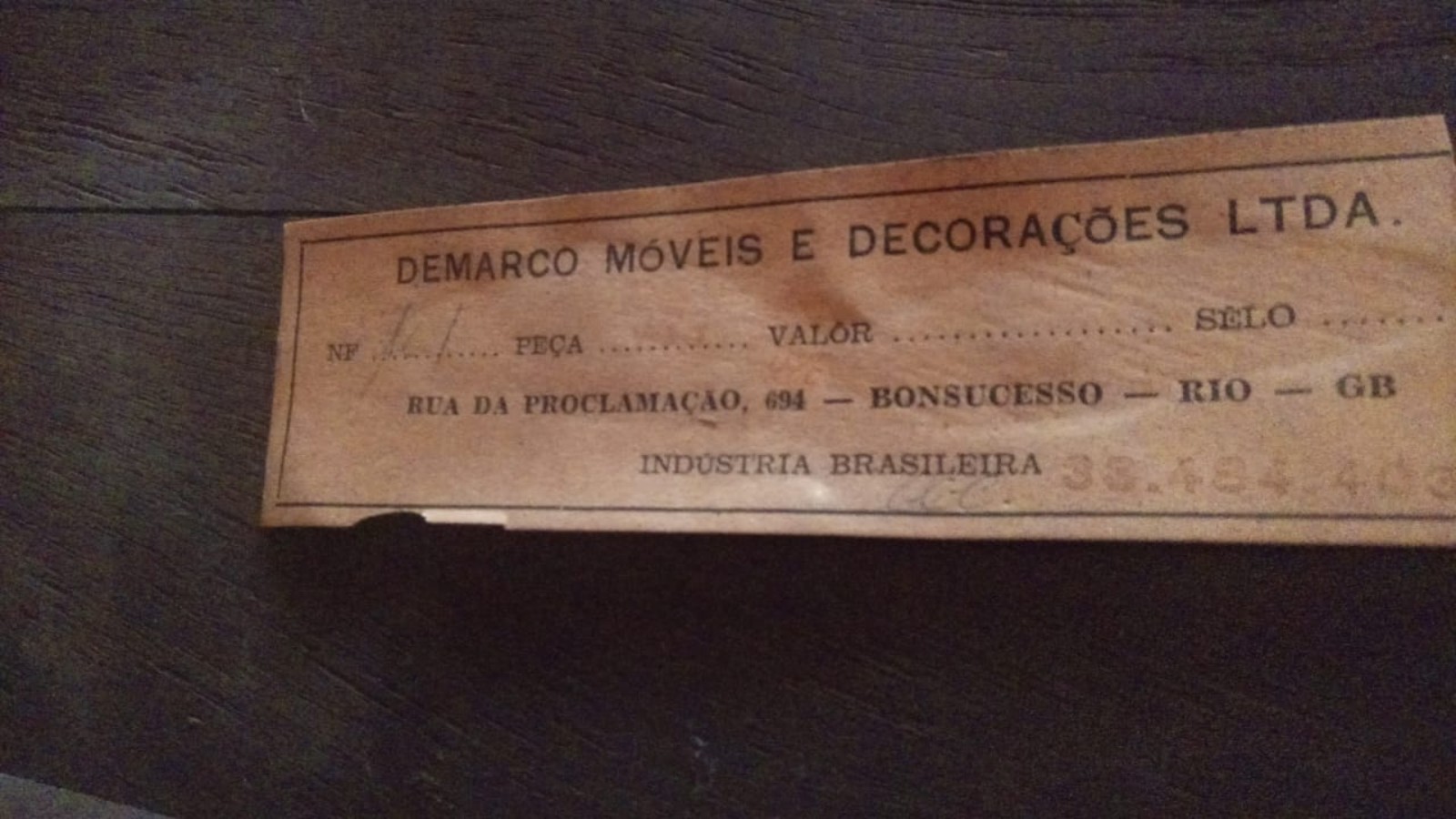 Conjunto de sofá e par de poltronas de jacarandá, almofadas soltas... - foto 9 de 9