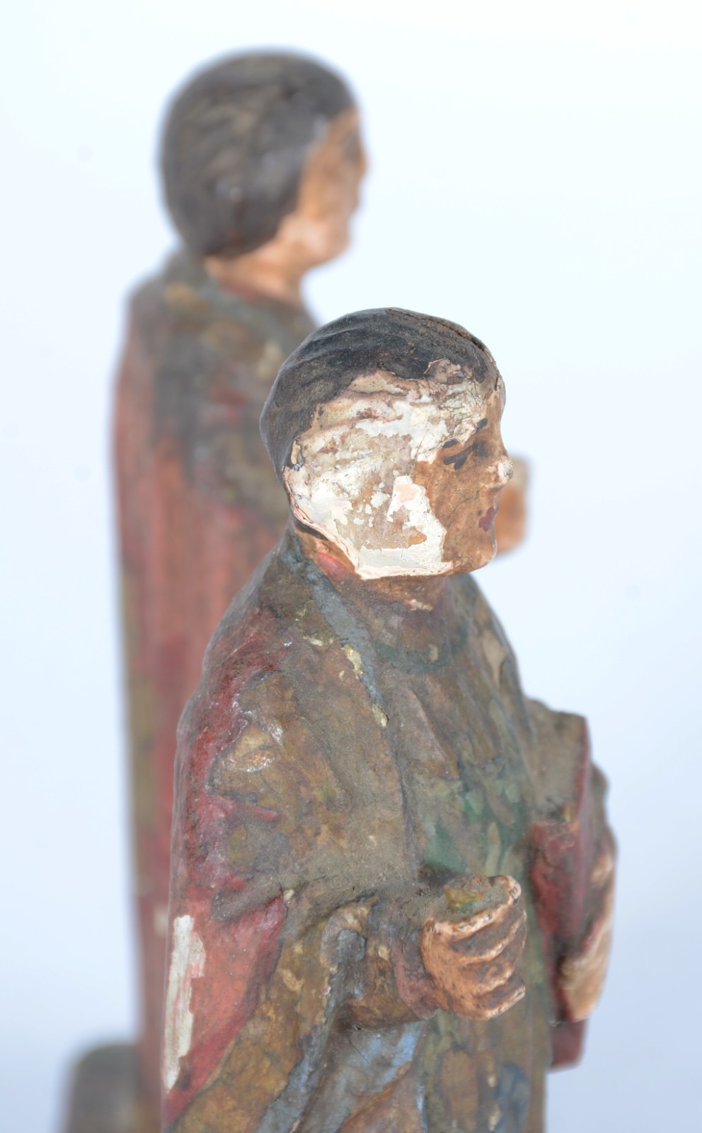 Cosme e Damião - Imagem de madeira policromada. Desgastes. - foto 4 de 6