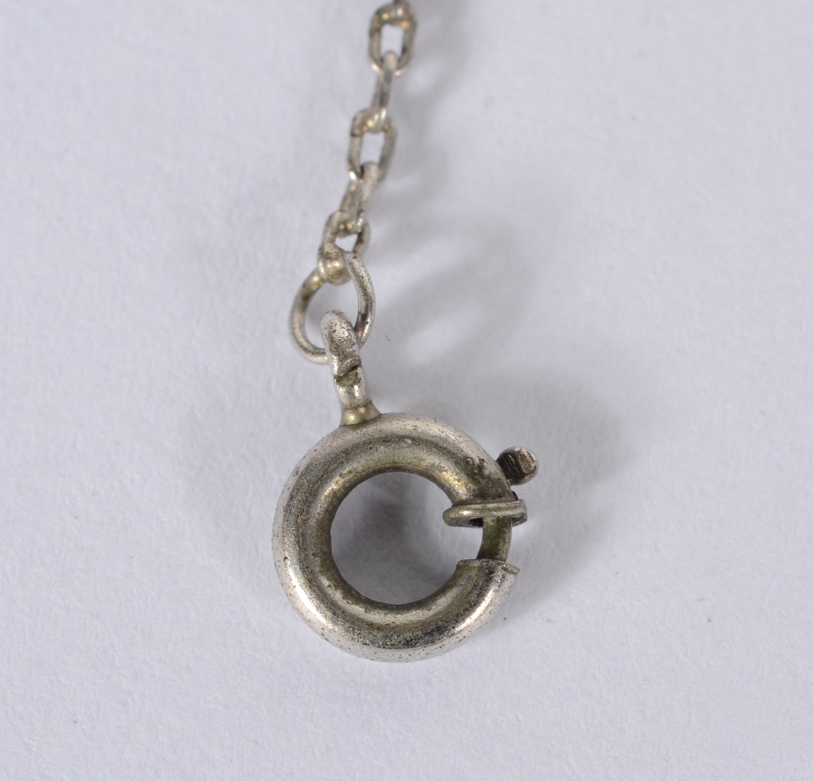 Colar de perolas com fecho de platina e brilhantes. (Por motivos de... - foto 6 de 6