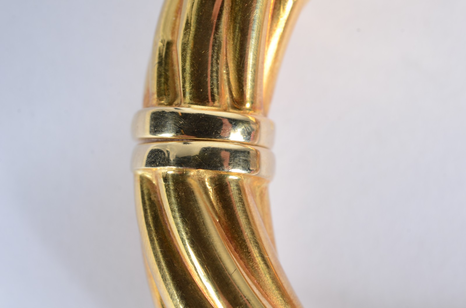 Pulseira de ouro 18 k., detalhes "torcidos". (Por motivos de... - foto 4 de 5