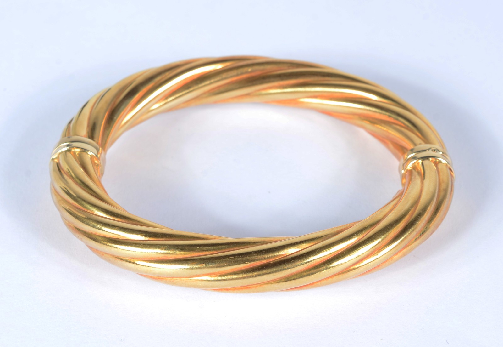 Pulseira de ouro 18 k., detalhes "torcidos". (Por motivos de... - foto 1 de 5