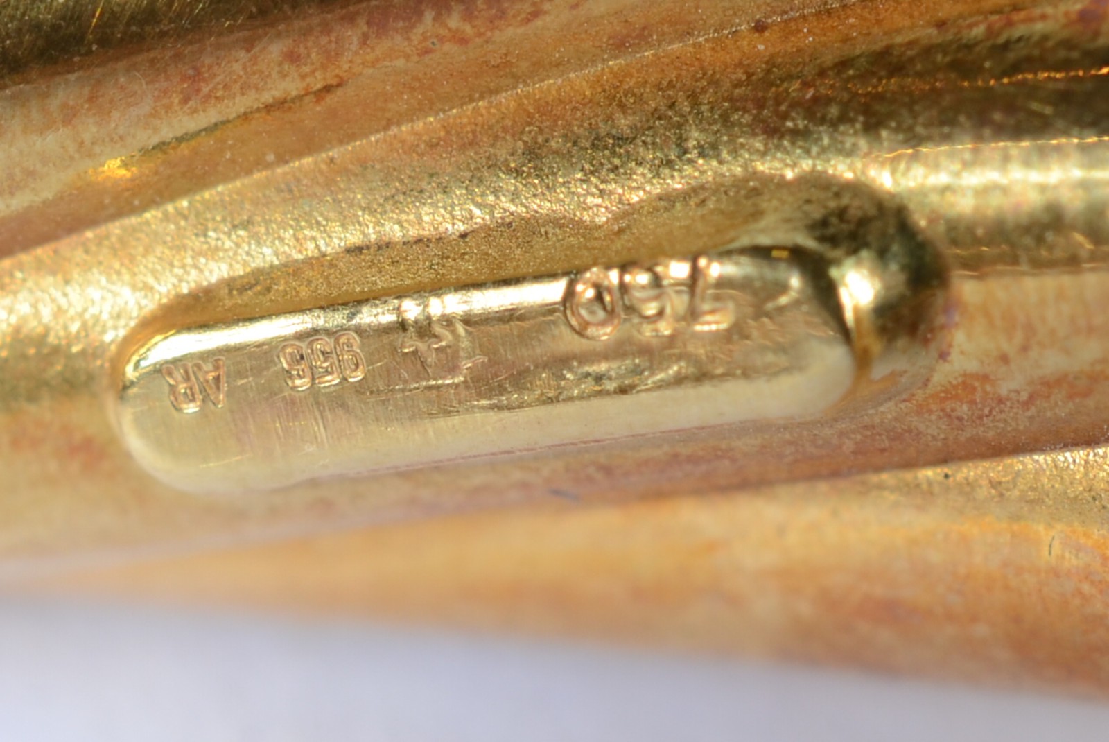 Pulseira de ouro 18 k., detalhes "torcidos". (Por motivos de... - foto 5 de 5