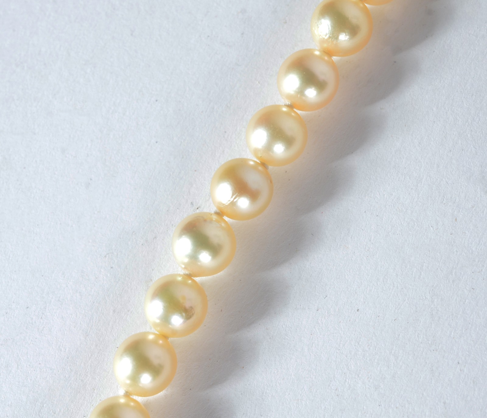 Colar de perolas com fecho de ouro 18 k. - foto 4 de 5