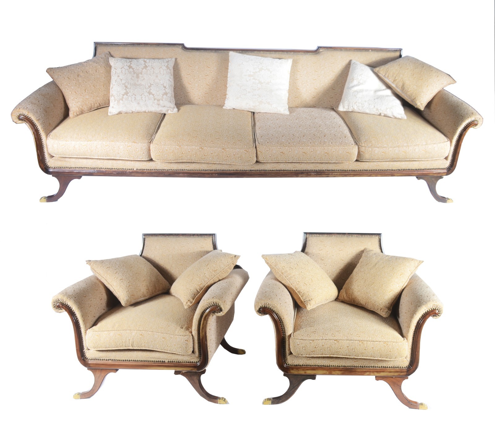 Conjunto de sofá e par de poltronas de madeira nobre, estilo inglês... - foto 2 de 6