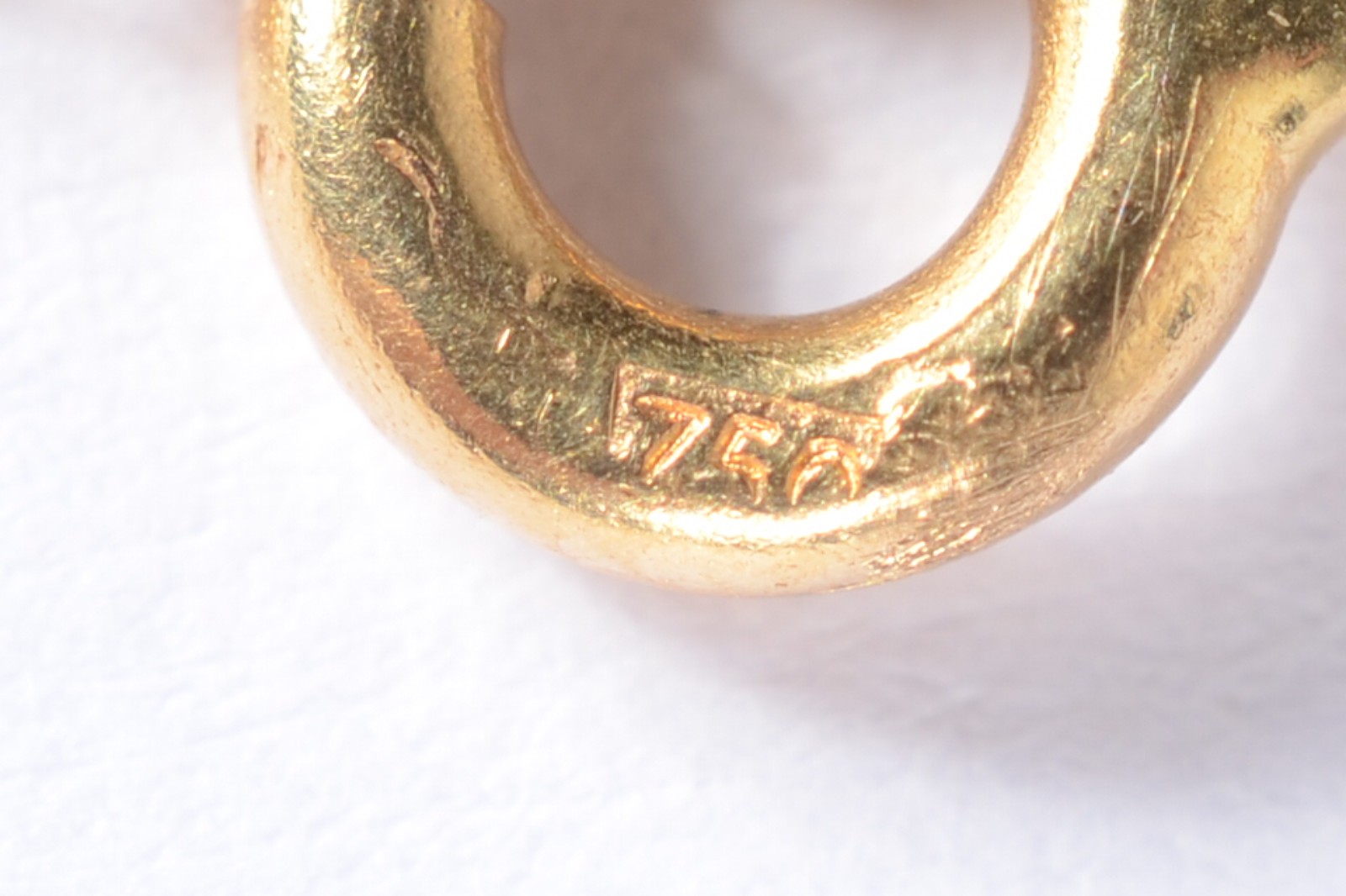 Colar com medalha Sagrado Coração de Jesus de ouro 18 k. (Por motivos... - foto 4 de 5