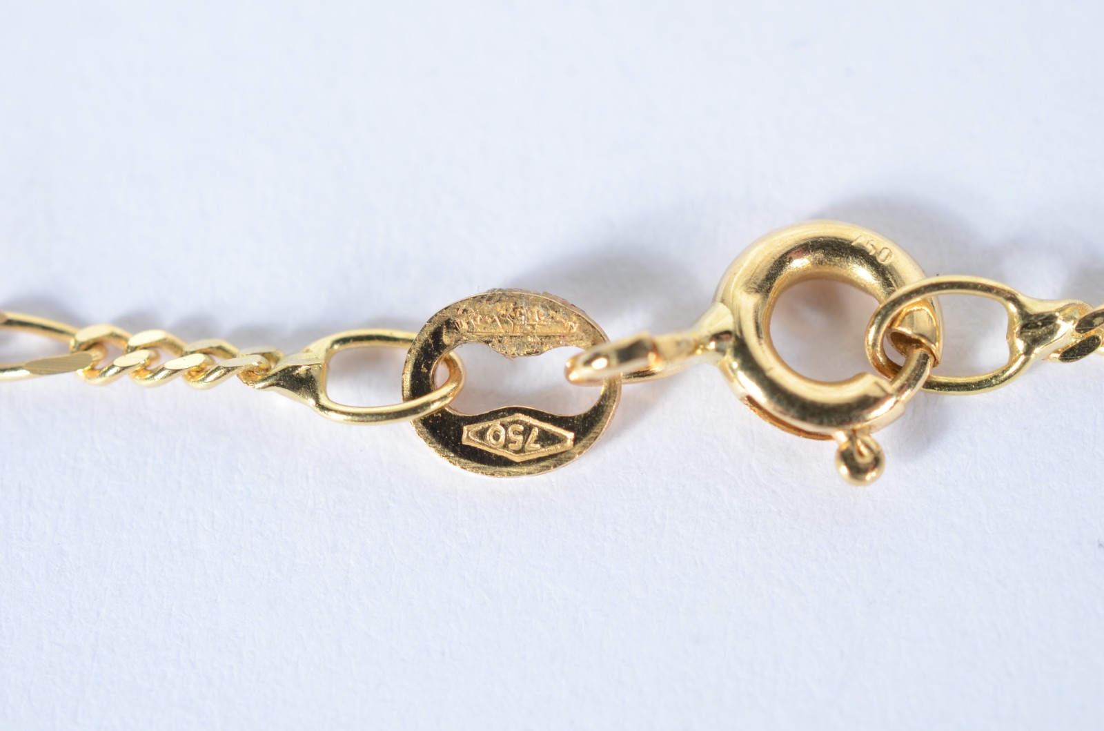 Colar com medalha com "pomba da paz" de ouro 18 k., contraste 750... - foto 5 de 6