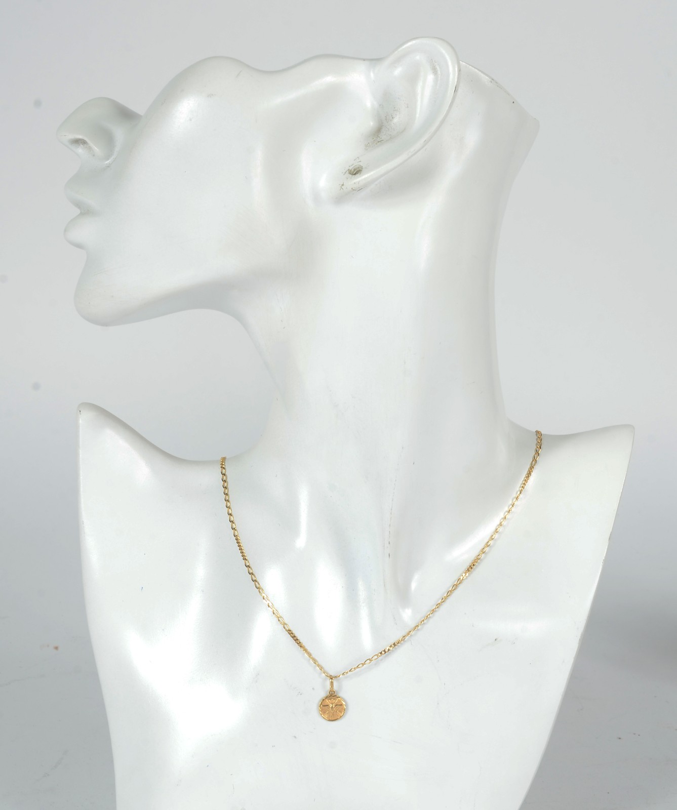Colar com medalha com "pomba da paz" de ouro 18 k., contraste 750... - foto 6 de 6