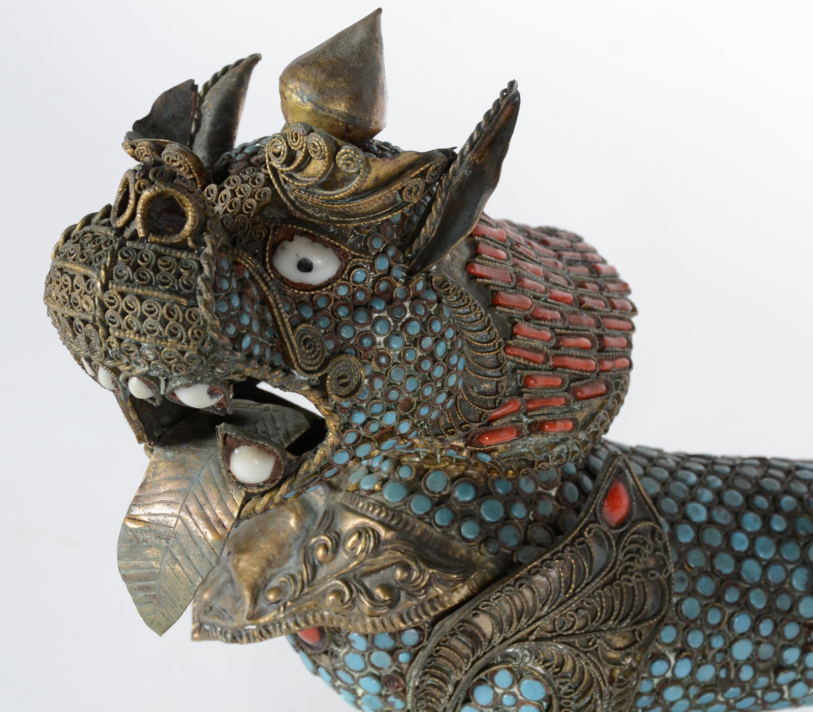 Cão de Fó ou Guardião do templo de metal oriental com detalhes na cor... - foto 2 de 7
