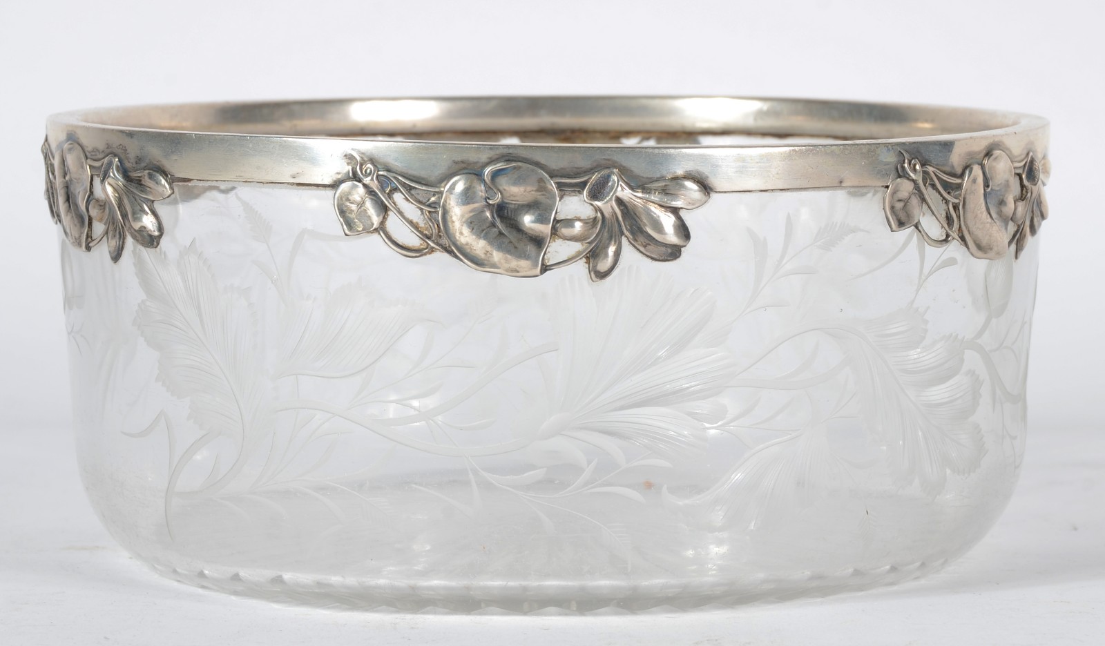 Bowl de cristal, borda de prata contrastada. - foto 2 de 4
