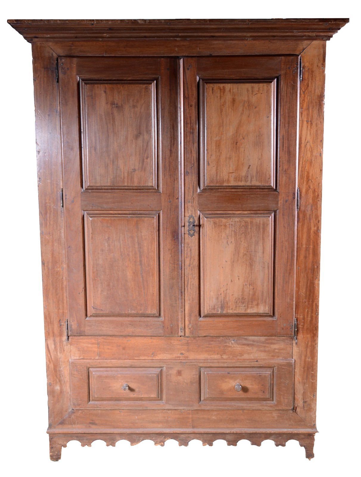Móvel louceiro de madeira nobre, portas almofadadas, interior com... - foto 1 de 5