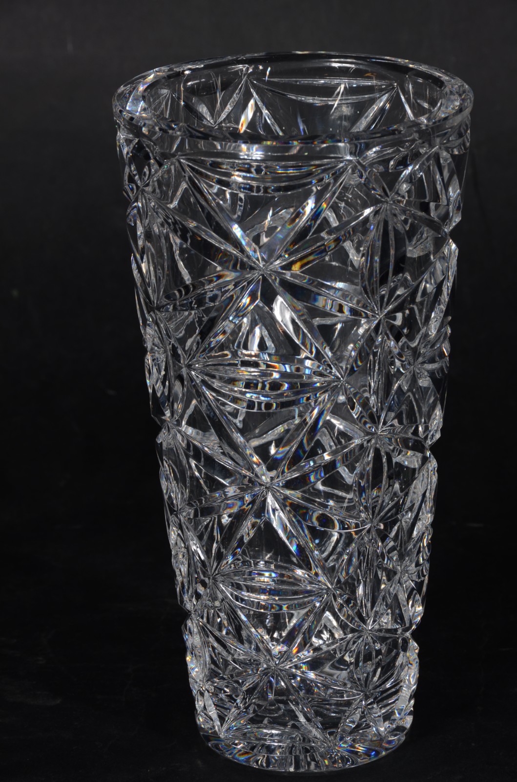 Duas peças de cristal lapidado, sendo: bowl com borda dentada e vaso... - foto 2 de 5