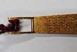 AUDEMARS PIGUET,  - Relógio masculino de ouro 18 k., marca suíça Audemar Piguet, mostrador com algarismos romanos sobre fundo preto. Mostrador medindo 2,00 x 2,20 cm. No 