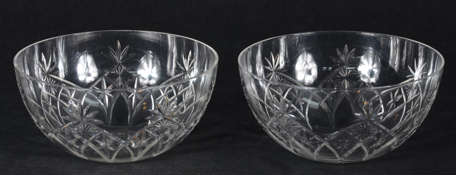 Diversas peças de cristal, sendo: taça para vinho de cristal lavrado... - foto 5 de 6