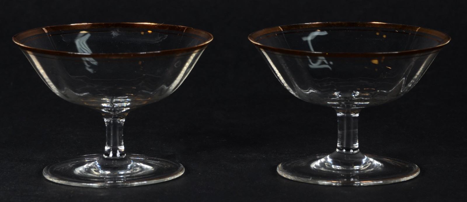 Diversas peças de cristal, sendo: taça para vinho de cristal lavrado... - foto 6 de 6