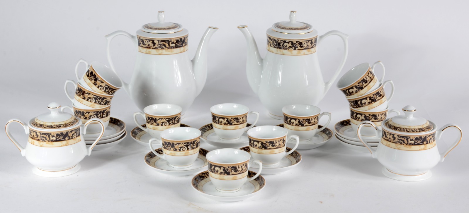 Aparelho de jantar e café de porcelana CHN & CHN inglesa, borda... - foto 4 de 11