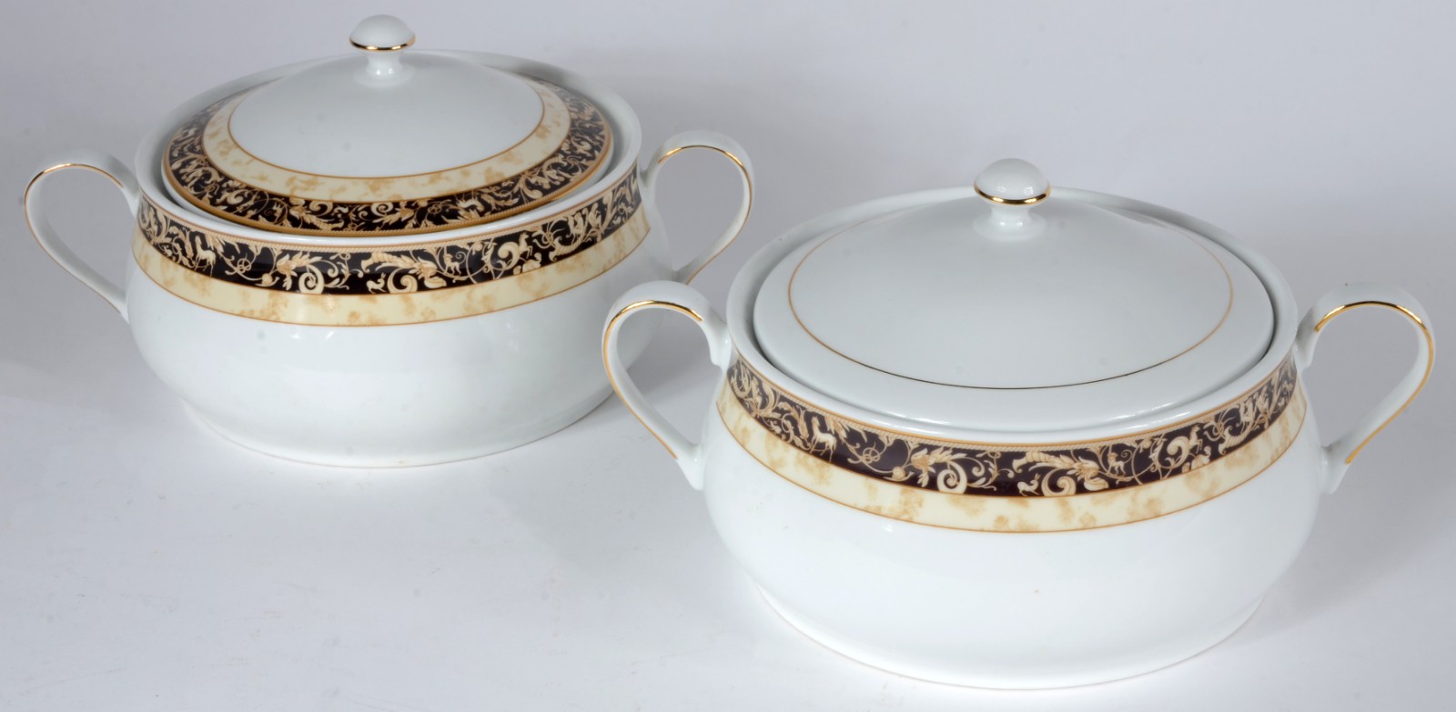 Aparelho de jantar e café de porcelana CHN & CHN inglesa, borda... - foto 7 de 11
