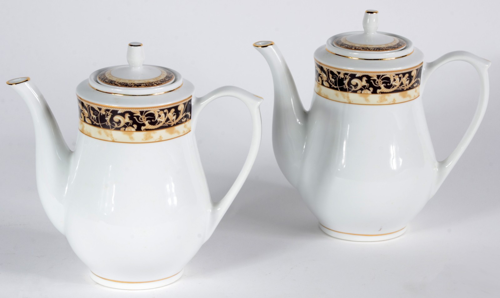 Aparelho de jantar e café de porcelana CHN & CHN inglesa, borda... - foto 9 de 11