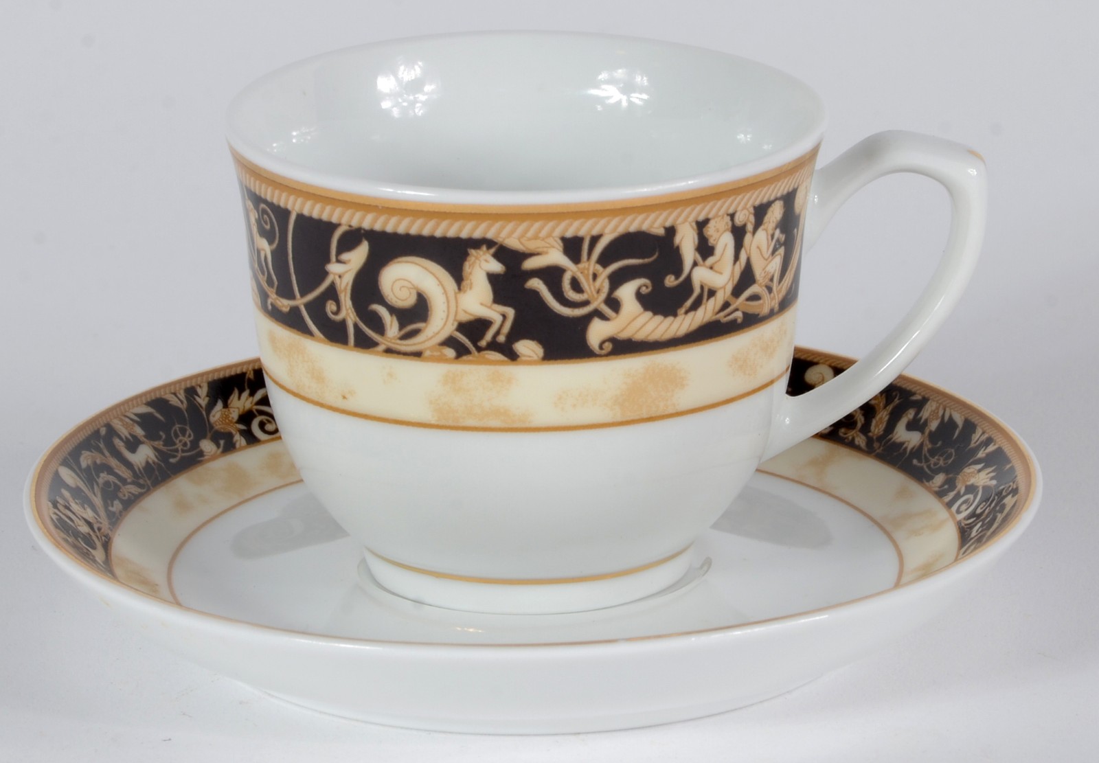Aparelho de jantar e café de porcelana CHN & CHN inglesa, borda... - foto 10 de 11