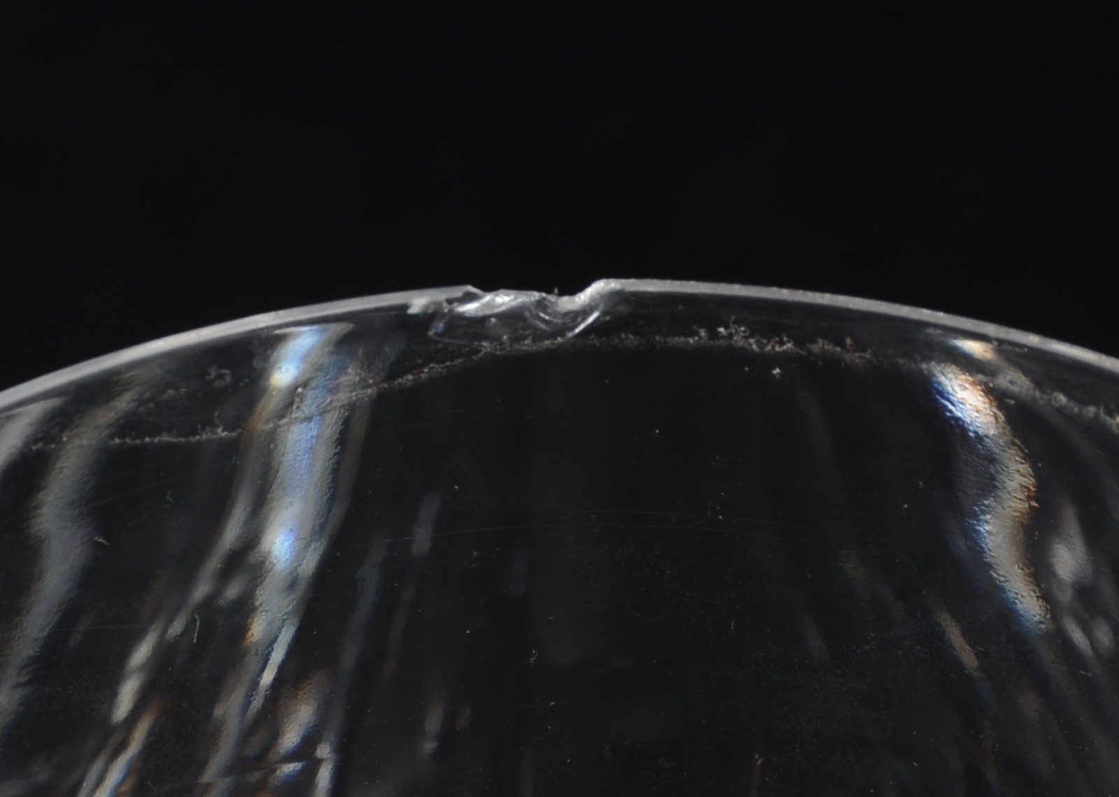 Serviço de cristal europeu de pé alto facetado, composto de: 4 taças... - foto 4 de 4