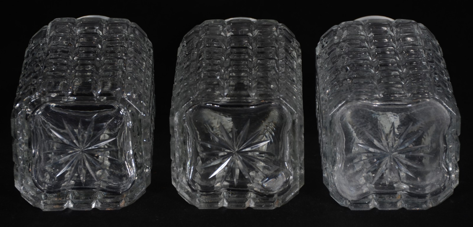 Conjunto com 3 garrafas de cristal lapidado, tampas redondas... - foto 5 de 5