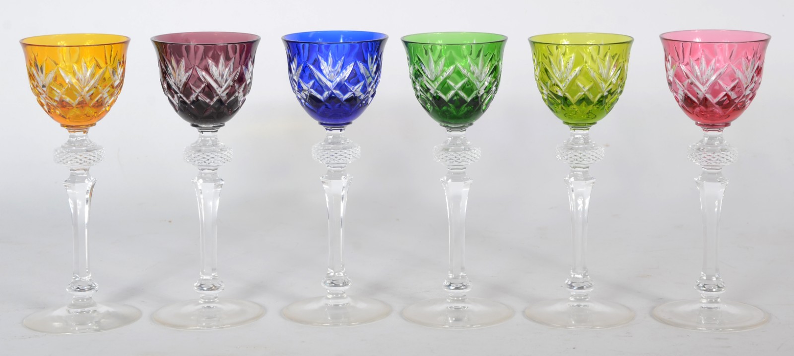 Conjunto com 6 cálices para licor de cristal europeu doublé lapidado... - foto 1 de 4